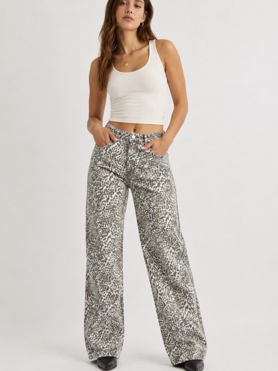 Disclosure Denim - Leopard Print Straight Leg Jeans | Neutral Animal Print Denim | Size 7/28